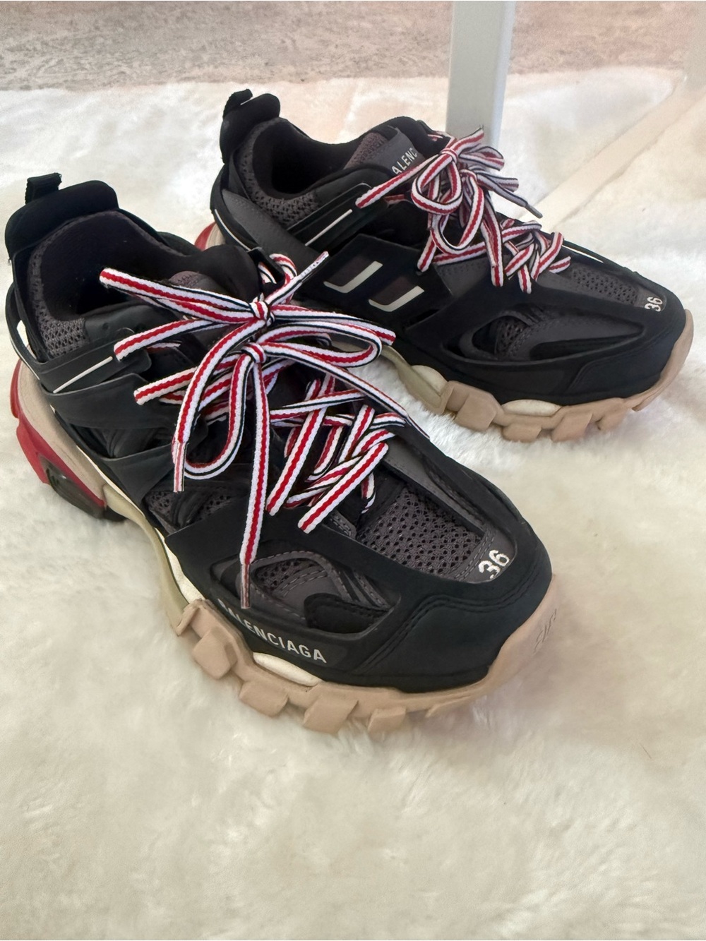 Balenciaga Trainers Black/Red